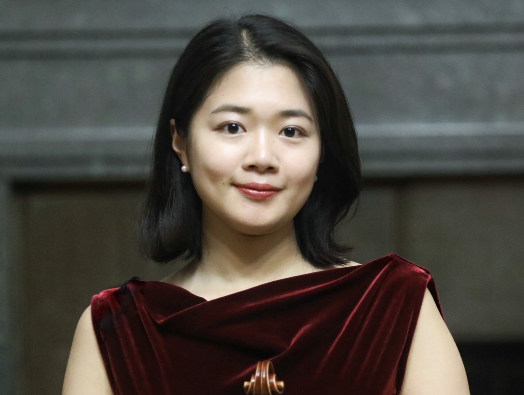 LMN-Künstlerin Emiko Yuasa gewinnt beim 1. Internationalen Hindemith Violawettbewerb.